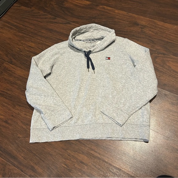 [Tommy Hilfiger Sport] Funnel Sweatshirt - Picture 8 of 8